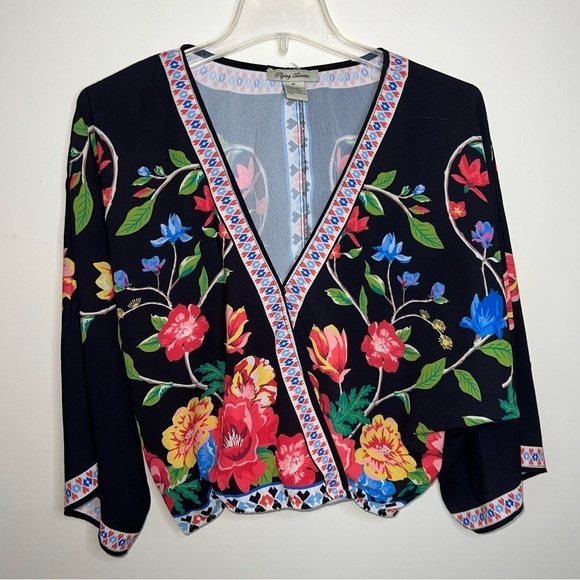 Flying Tomato Floral Print Faux Wrap Crop Top Size Medium - Picture 8 of 10